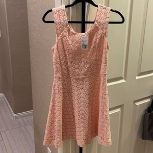 Pink floral dress. Forever 21. Size small. NWT.